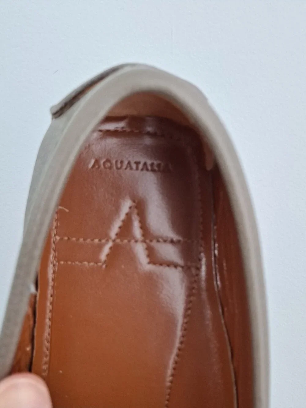 New without tags Aquatalia Taupe Grey Leather Driving Loafers 8.5